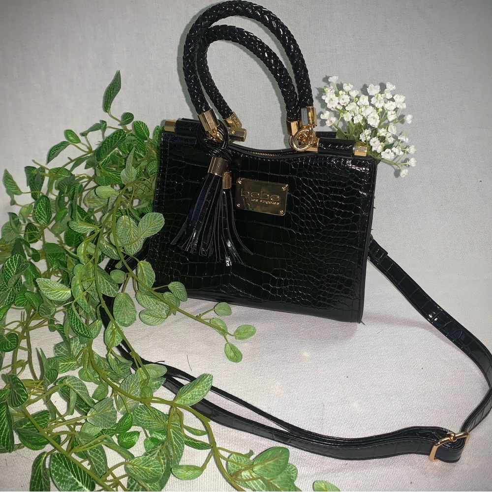 Cute black purse for a night out!